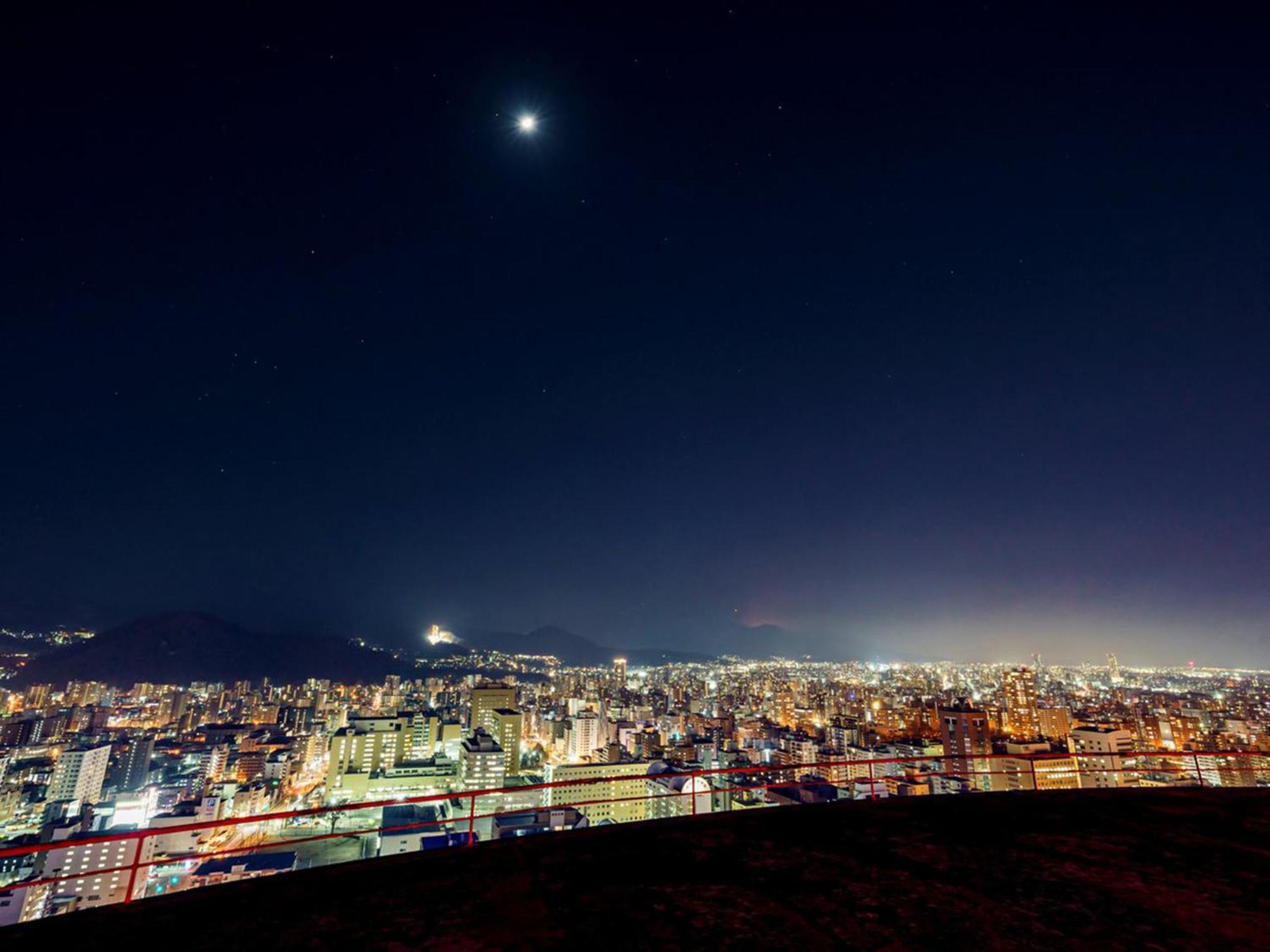Sapporo Prince Hotel Eksteriør bilde View of Athens at night