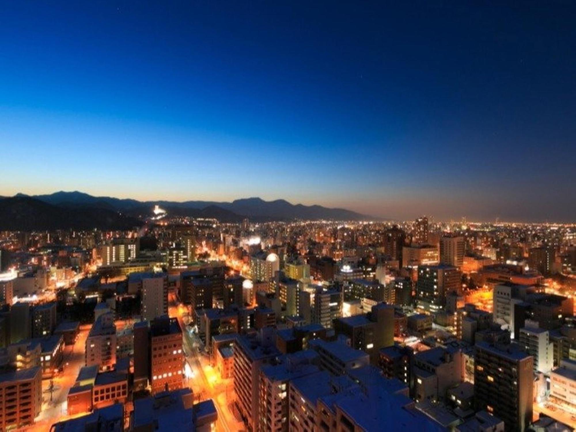 Sapporo Prince Hotel Eksteriør bilde Santiago skyline at night